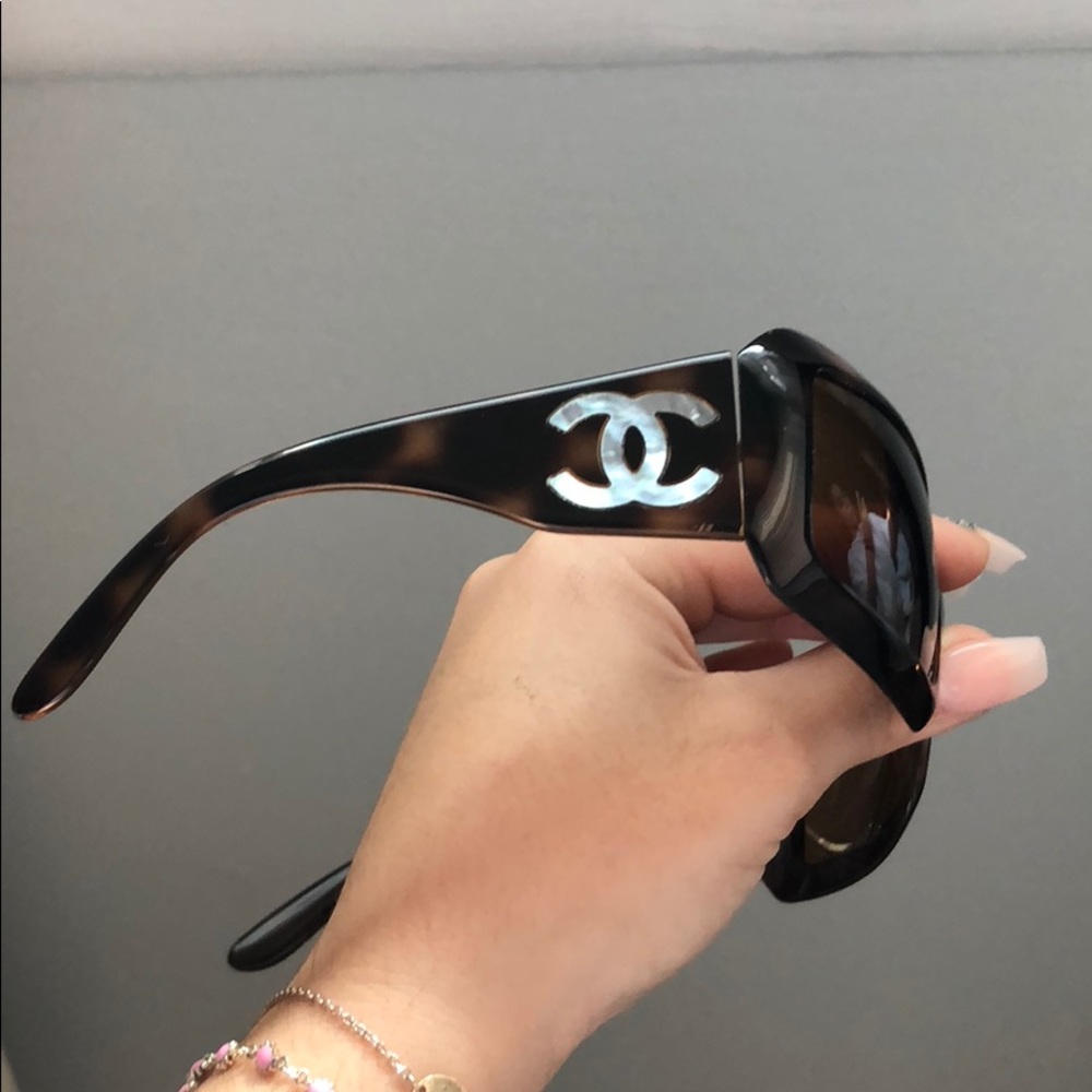 Chanel AUTHENTIC Mother of Pearl Logo Sunglasses